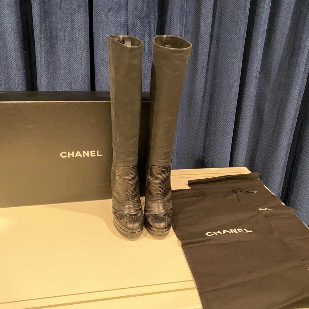 Chanel Tall Boot Heel Classic Black Gold High - Picture 3 of 10